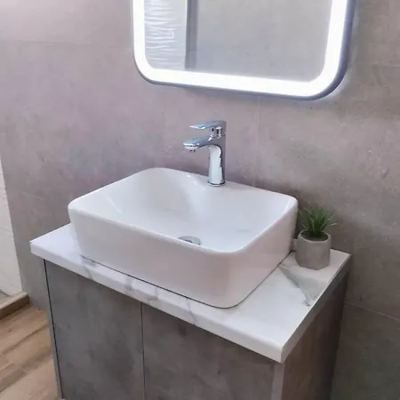 Ina's * Lefkimmi (Corfu)